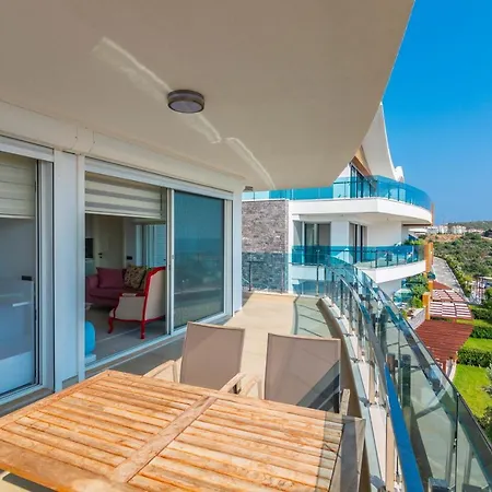 Splendid Home With Shared Pools And View Near Beach And City Center In Alanya Apartment Toslak