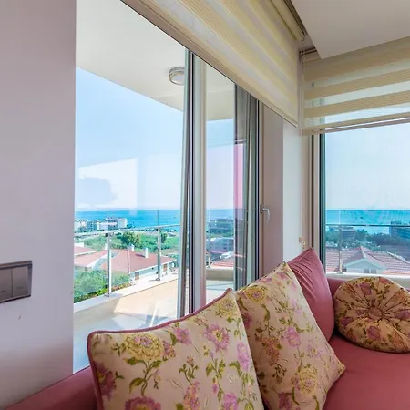 Splendid Home With Shared Pools And View Near Beach And City Center In Alanya *