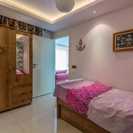 Splendid Home With Shared Pools And View Near Beach And City Center In Alanya